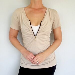 Allie & Rob tan half zipper neckline short sleeve stretch blouse size medium